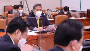 민주당 "아들 의혹 사과해야"&hellip;박진 "논란된 건 제 부덕"