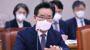 정황근 농림장관 청문회 '농협 사외이사 &middot; 윤 캠프 관여' 논란