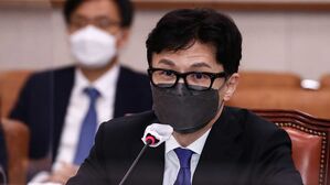 한동훈 "조국 수사, 과잉수사 아냐&hellip;여론 동원해 수사팀 공격"