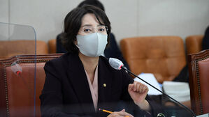 이영 청문회, 이해충돌 집중 검증&hellip;"정치에 이용 안 해" 울먹