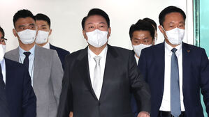 윤 대통령, 장관 임명 질문에 "오늘은 일부만&hellip;"