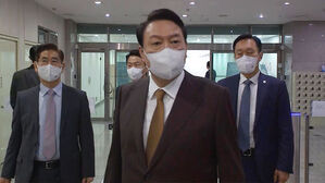 윤 대통령, '정호영 임명하나' 질문에 "계속 검토하겠다"