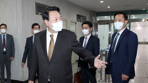 윤 대통령, 내일 5&middot;18 통합 행보 나선다&hellip;"새 정치의 큰 획"