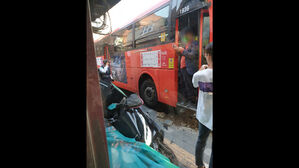 서울 영등포서 달리던 버스가 신호등 들이받아&hellip;13명 부상