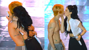 [SBS Star] VIDEO: DAWN & HyunA Share a Romantic Kiss at University Music Festival