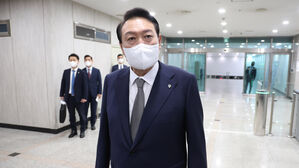 [영상] 윤 대통령 "경제 위기&hellip;정당의 승리 입에 담을 상황 아냐"