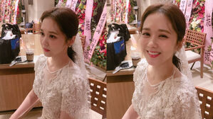 [SBS Star] "I'm Getting Married, Everyone!" Jang Na-ra Excitedly Announces Her Marriage