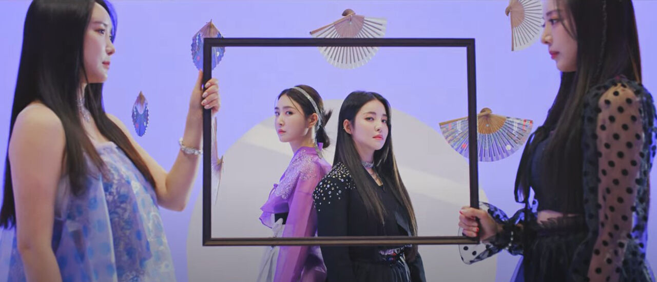 지난해 한복 세계화 물결 사업에 참여한 그룹 브레이브걸스와 다크비. (사진=한복진흥센터 유튜브 캡쳐)