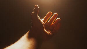 사람 손 희망 바램 (사진=픽사베이)