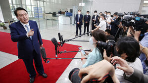 윤 대통령 "전 정권 지명된 장관 중 훌륭한 사람 봤나"