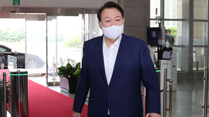 출근길 기자들 질문에 답하는 윤석열 대통령 (사진=연합뉴스)