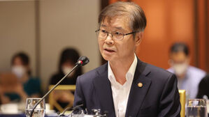 이정식 "손배소 정부개입 않겠지만&hellip;법에도 상식과 눈물 있다"