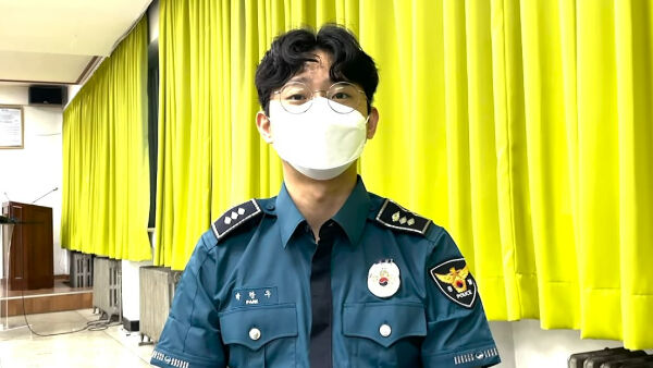 [Pick] 차량 전복 화재 사고에 달려간 운전자…비번 경찰관이었다