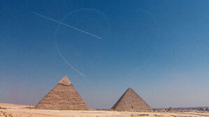 사상 최초 '피라미드 에어쇼'&hellip;25분간 곡예비행