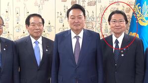 [D리포트] 일본 원로의원 "일본이 형님뻘, 한국 지도해야"…"대단히 유감"