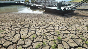 한쪽은 폭염&middot;가뭄, 다른 쪽은 폭우&hellip;이상기후로 몸살 앓는 중국