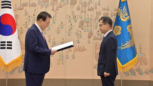 윤 대통령, 이원석 검찰총장 &middot; 한기정 공정위원장 임명