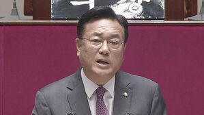 정진석 "국익 자해행위" 박홍근 "그 대통령에 그 정당"