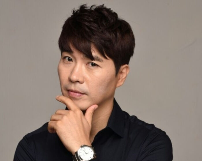 Comedian Park Soo Hong Taken to Hospital After Being Assaulted by His Father
