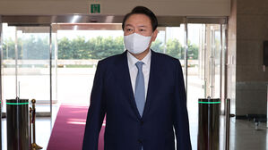 윤 대통령 "좋은 한일관계, 경제에 큰 도움"…이준석 질문엔 말 아껴