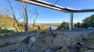 러, 연이틀 미사일 광란&hellip;우크라 대공 방어망 가동에도 민간인 사망