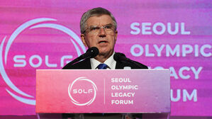 기조연설하는 바흐 IOC 위원장