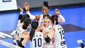 프로배구 GS칼텍스, 자멸한 IBK기업은행에 완승&hellip;모마 맹폭
