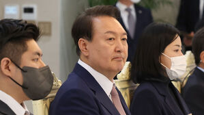 탄소중립녹색성장위 오찬 참석한 윤 대통령