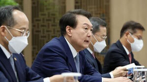 '카메라 앞 80분 토론'…윤 대통령 주재 비상경제회의 오늘 개최