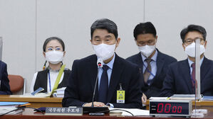 이주호 청문회 "MB 때 아이들 사지로" vs "문 정부 때 벼랑 끝"