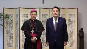 윤석열 대통령, 정순택 대주교 면담 (사진=대통령실 제공, 연합뉴스)