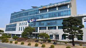 '병원서 도주' 공개수배 사기범 박상완 도피 도운 2명 영장