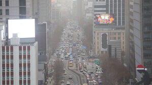 전국에 황사위기경보&hellip;밤까지 중부지방 중심 많은 눈