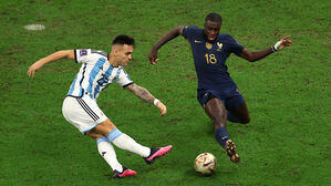 [영상] '슈퍼 태클, 슈퍼 헤더!'…온몸으로 수비하는 프랑스 (아르헨티나 vs 프랑스)