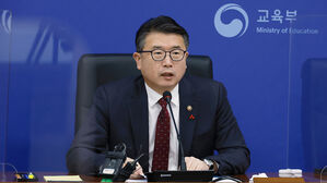 장상윤 교육차관 "등록금 인상 아직 일러…경제 · 여론 등 변수"