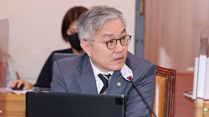 경찰, 최강욱 의원실 압수수색 시도&hellip;'한동훈 개인정보 유출 의혹'