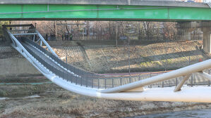 [현장] 신도림역 인근 육교 내려앉아 통행 제한