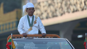 '북 연상' 열병식 · 군사 퍼레이드…"미얀마 군부 수장, 대통령병"