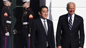 친밀감 과시한 바이든&hellip;일본 '반격 능력' 지지