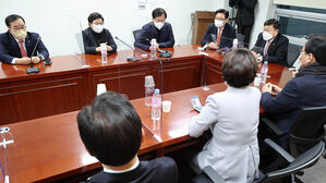 '나경원 비판' 성명 참여 장동혁 &middot; 엄태영, 국민의힘 선관위원 사퇴