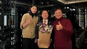 [영상] "꿈에나 생각했겠냐고"…김기현 의원 SNS 사진 한 장에 남진 "당혹스럽다"