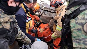 윤 대통령 "구호물품 최대한 확보…재건까지 지원"