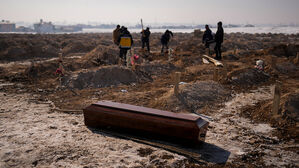 시신 묻을 곳도 없어…이름 없는 무덤들 곳곳에