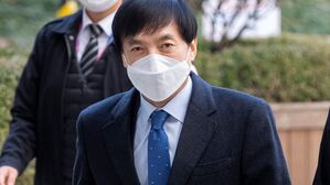 법무부, '김학의 출금' 이성윤 징계 심의 정지