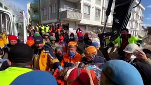 지진 사망자 4만 1천 명 넘겼지만&hellip;228시간 만의 구조 '기적'도