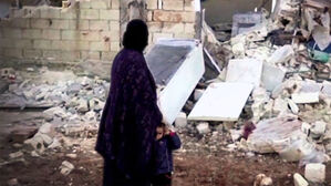 시리아 여성들 "건물 짐 덜자 삶의 짐&hellip;차라리 죽었어야"