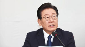 이 대표의 공식 행보는 '민생'&hellip;물밑에선 '표 단속'