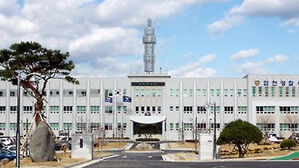 경남 합천서 패러글라이더 전신주 전선에 걸려