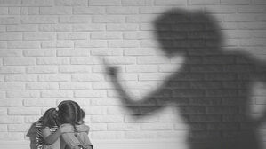 생후 8개월 영아 침대에 던진 아이돌보미&hellip;징역형 집행유예