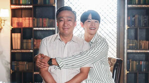 [SBS Star] 'Reborn Rich' Lee Sung-min Says Song Joong Ki Broke All the Stereotypes of a Superstar